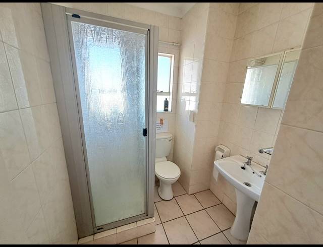 3 BEDROOM FLAT TO LET IN THREE RIVERS PROPER